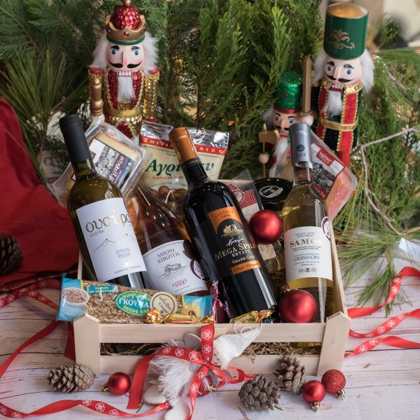 Greek gift baskets with great greek wines and delicious greek deli from Cinque Wine & Deli in Athens