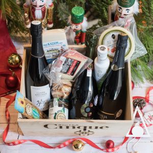 Greek gift baskets with great greek wines and delicious greek deli from Cinque Wine & Deli in Athens