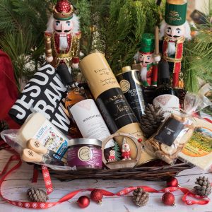 Greek gift baskets with great greek wines and delicious greek deli from Cinque Wine & Deli in Athens