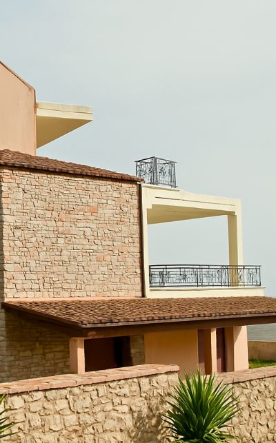 Casa Cinque countryside wine stay in Greece with stone architecture and terraces