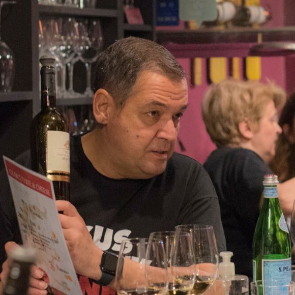 Greek wine storytelling and tasting at Cinque Wine & Deli Athens