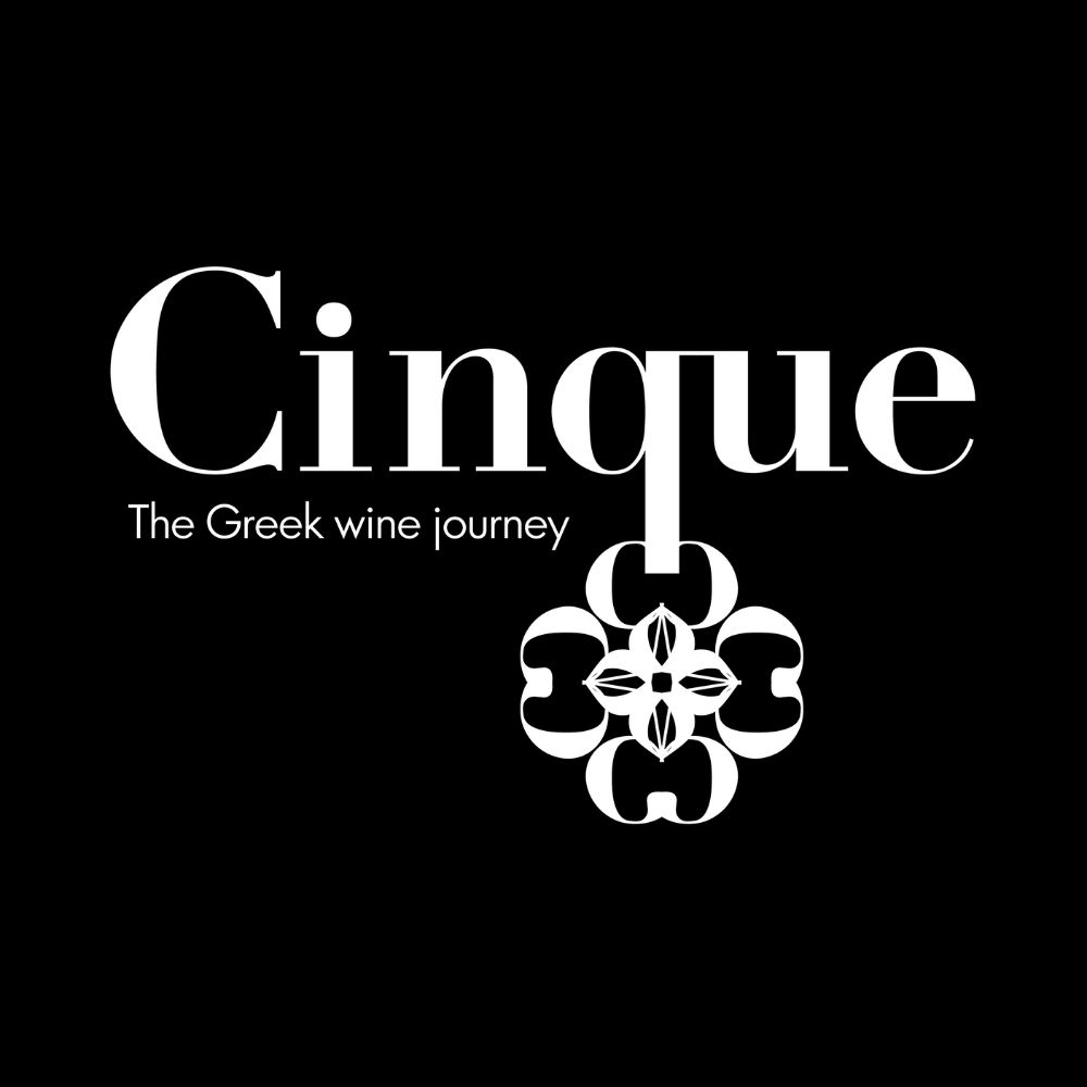 Λογότυπο Cinque Wine & Deli σε μαύρο φόντο με τη φράση The Greek Wine Journey.