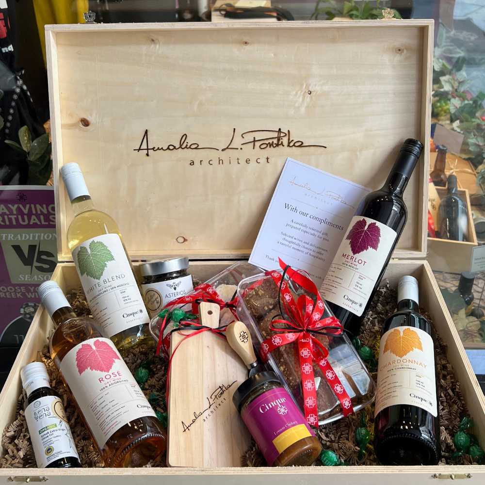 Large Essentials Corporate Gift by Cinque with company branding